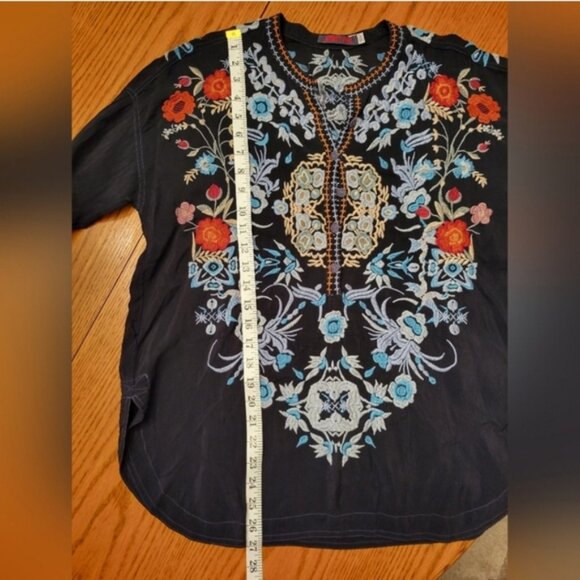 Johnny Was Johrdan Embroidered Blouse Black with Colored Embroidery Size XXS - Picture 9 of 13